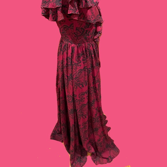 NWT La Femme En Noir Mythical Goddess Gown Oxblood Gorgon Print 👉FLAW👈 - Picture 12 of 13